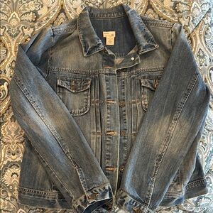 Classic Blue Denim Jacket. GAP womens L